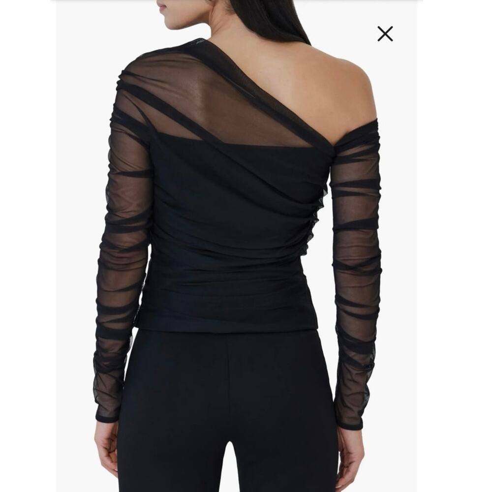 Elegant Black Off-Shoulder Blouse - Picture 2 of 8